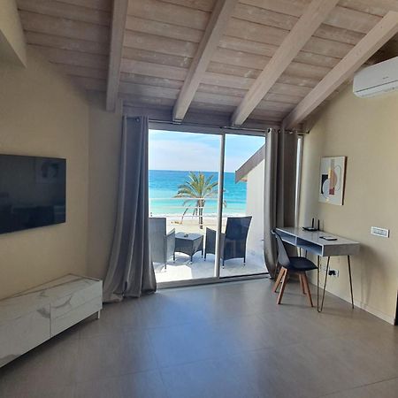 Hotel De La Plage Pietra Ligure Esterno foto