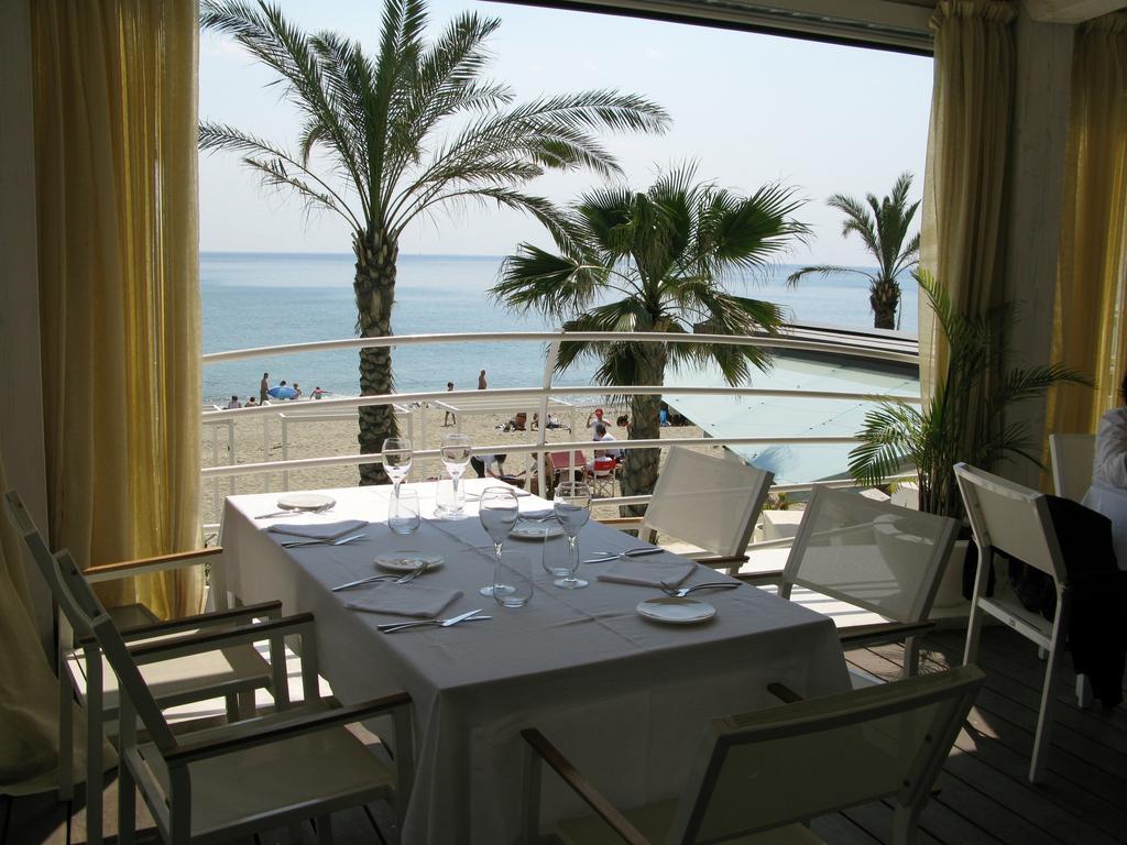 Hotel De La Plage Pietra Ligure Esterno foto