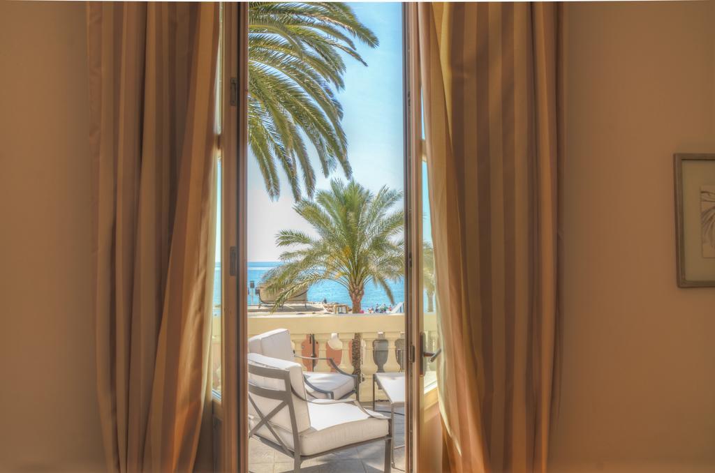 Hotel De La Plage Pietra Ligure Esterno foto