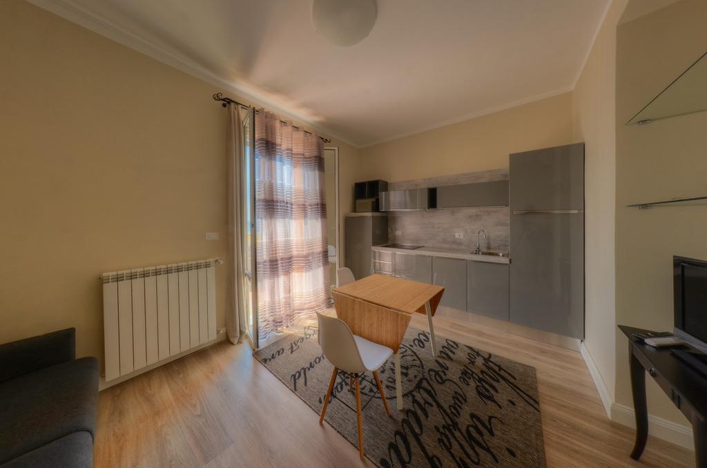 Hotel De La Plage Pietra Ligure Esterno foto