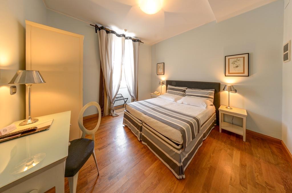 Hotel De La Plage Pietra Ligure Esterno foto